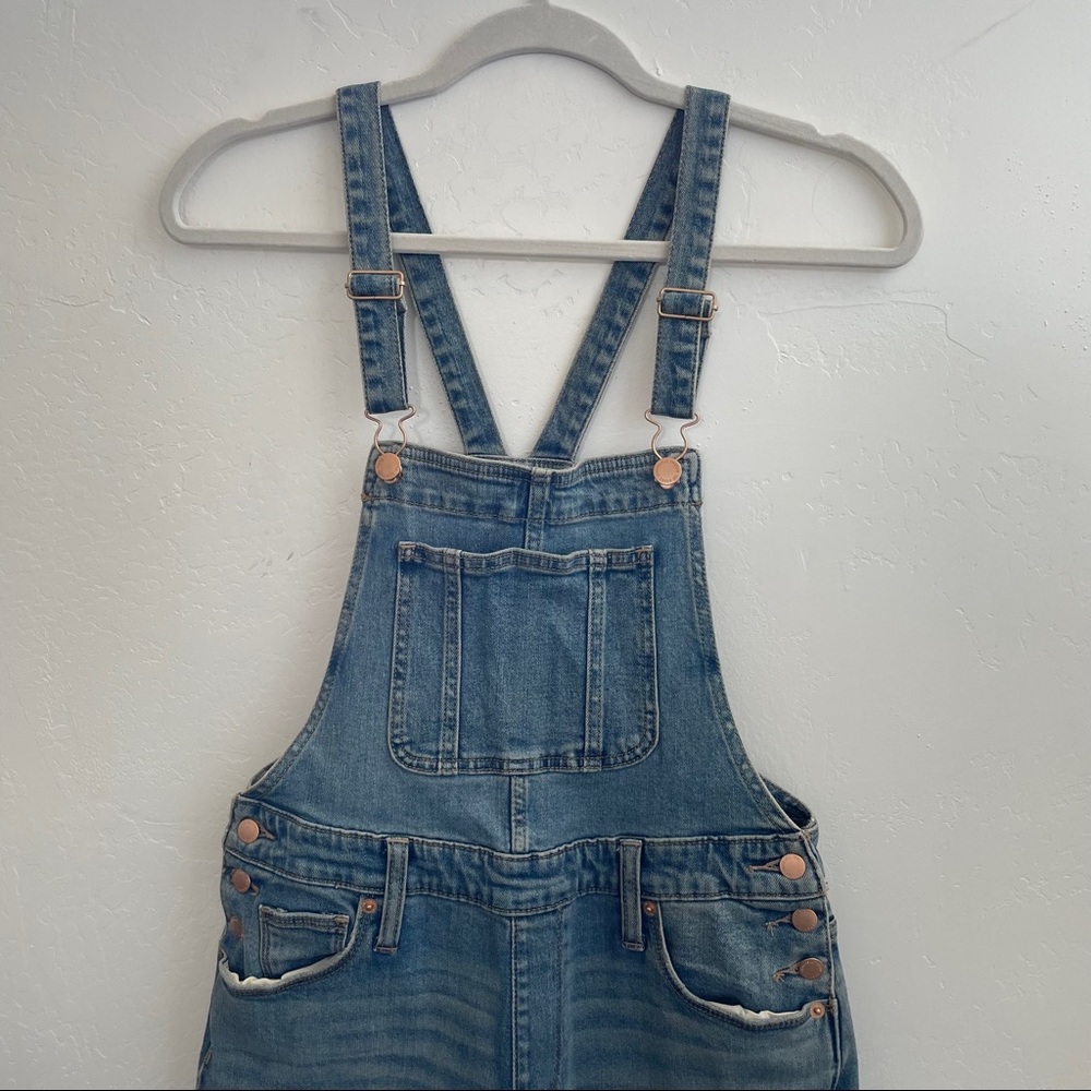 Universal thread denim overalls